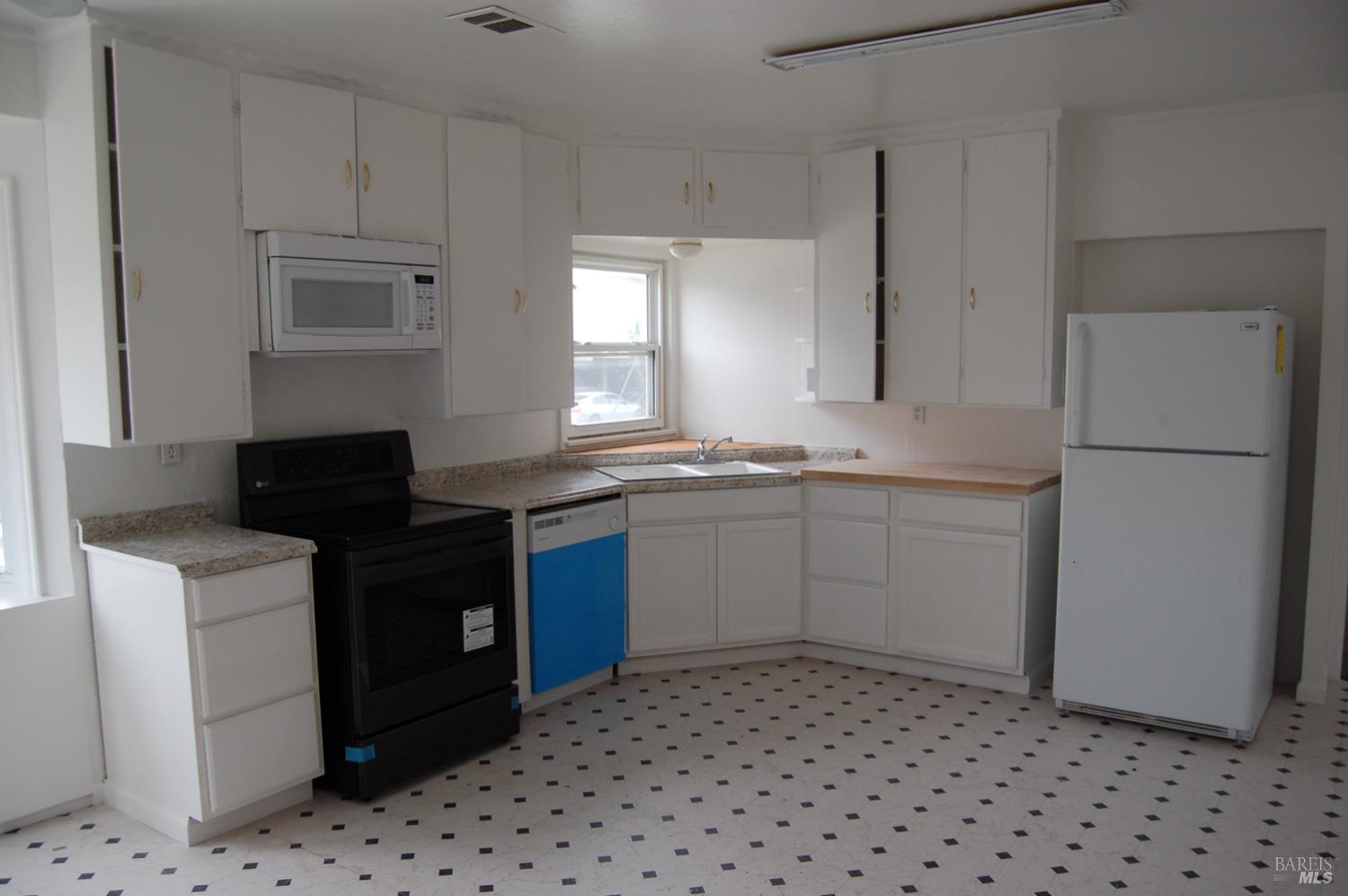 Detail Gallery Image 2 of 7 For 148 N 3rd St #HOUSE,  Rio Vista,  CA 94571 - 1 Beds | 1 Baths