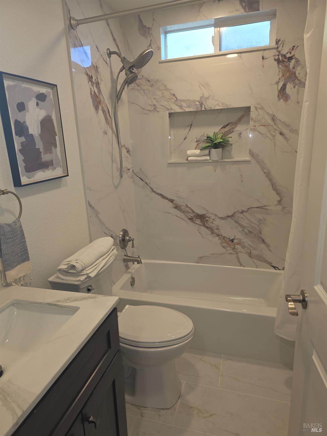 Detail Gallery Image 5 of 10 For 317 Glenn St, Vallejo,  CA 94590 - 3 Beds | 2 Baths