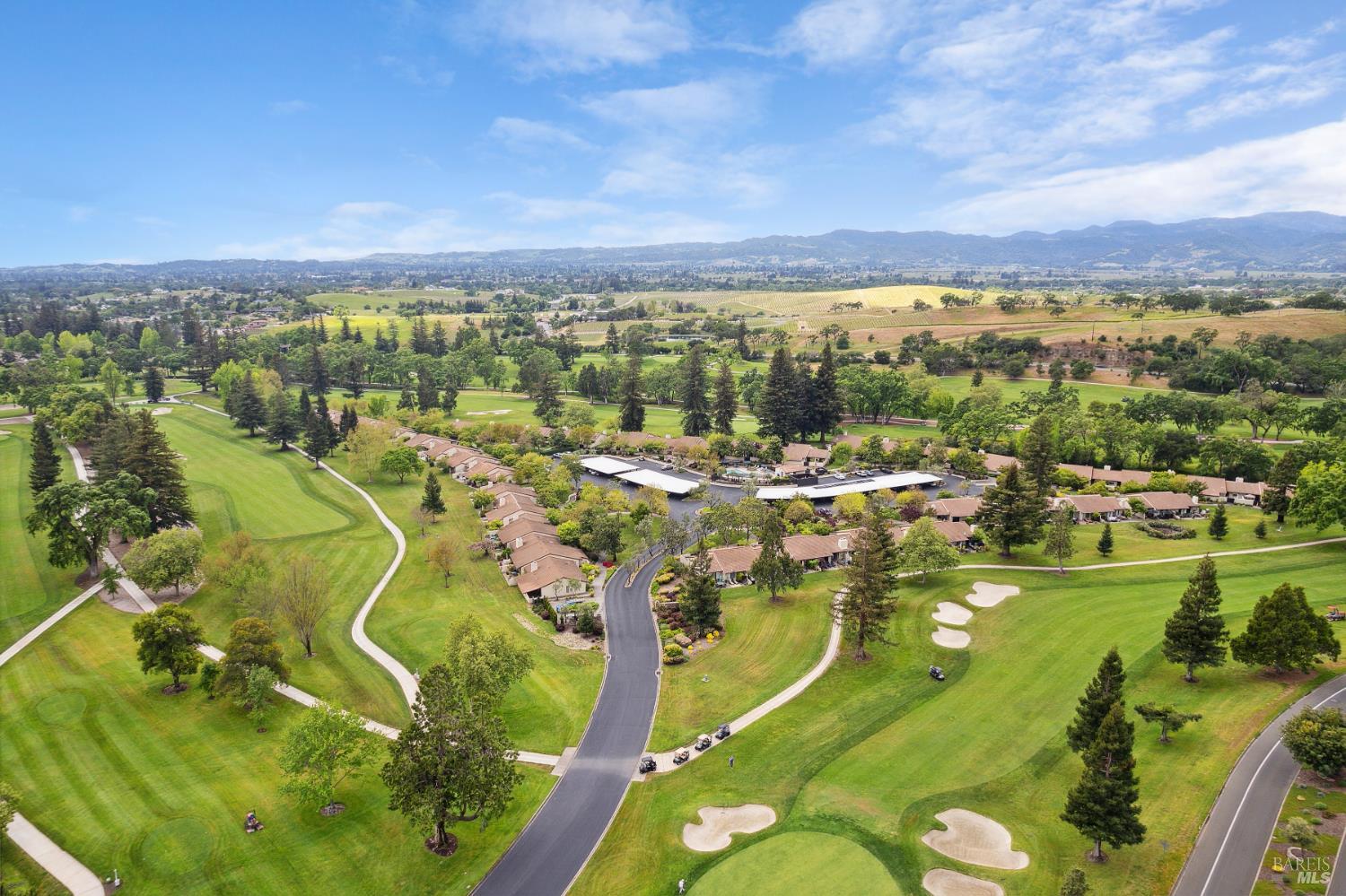 Detail Gallery Image 2 of 38 For 87 Fairways Dr, Napa,  CA 94558 - 2 Beds | 2 Baths