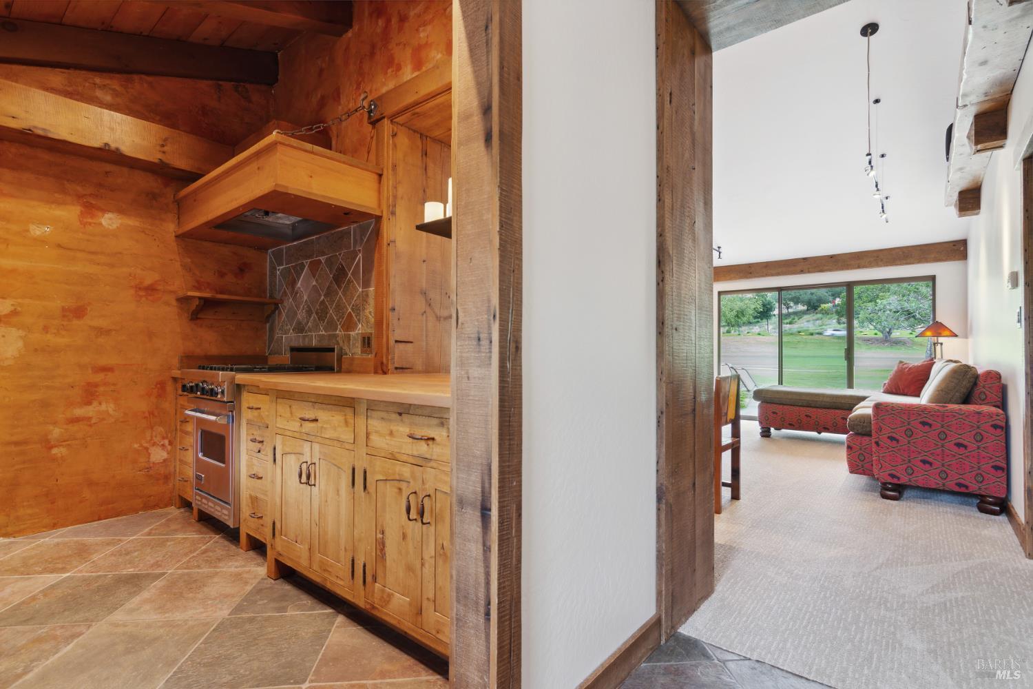 Detail Gallery Image 7 of 38 For 87 Fairways Dr, Napa,  CA 94558 - 2 Beds | 2 Baths