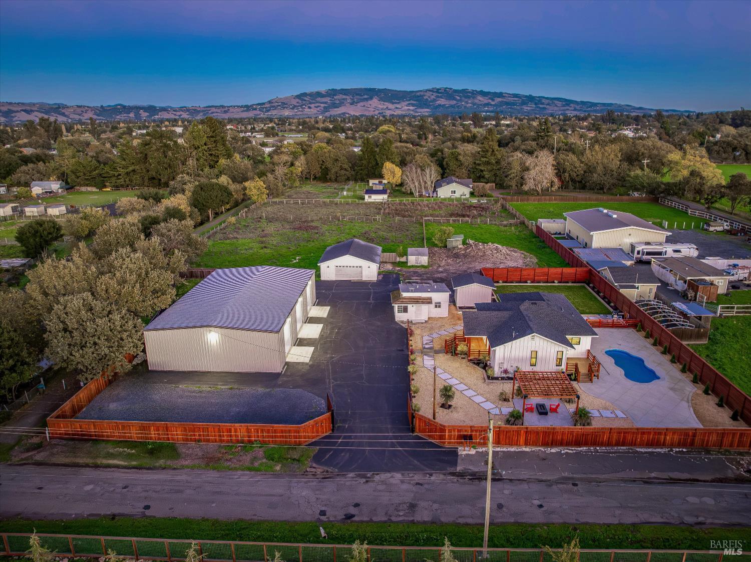 Detail Gallery Image 2 of 83 For 6140 Gilmore Ave, Cotati,  CA 94931 - 3 Beds | 2 Baths