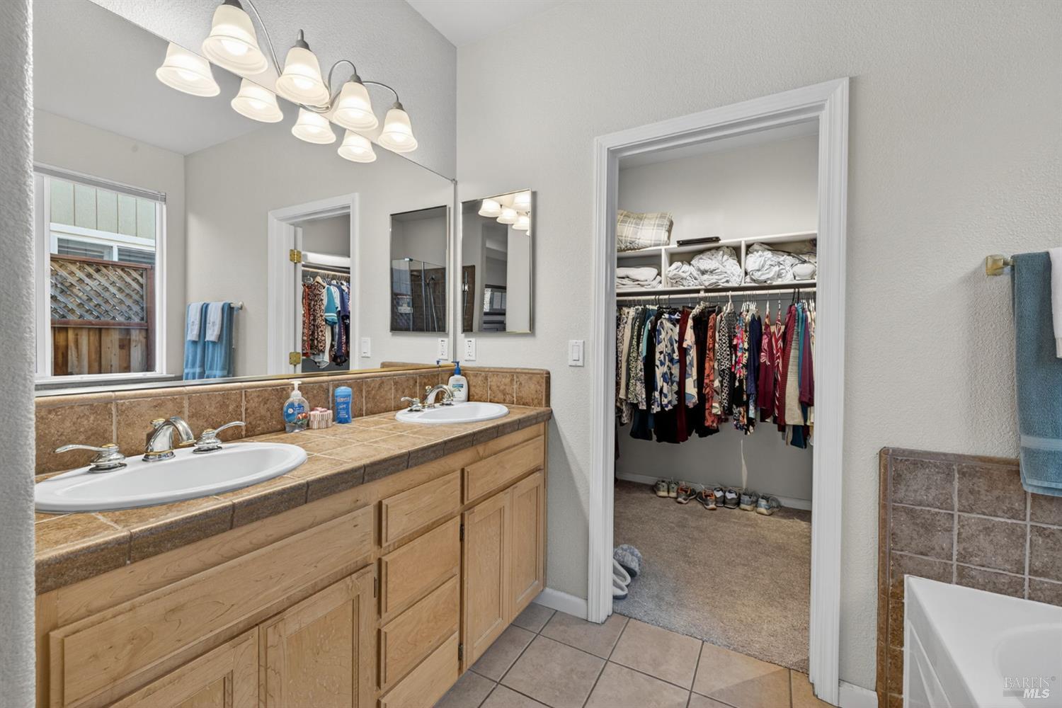 Detail Gallery Image 24 of 45 For 8050 Leno Dr, Windsor,  CA 95492 - 4 Beds | 2/1 Baths