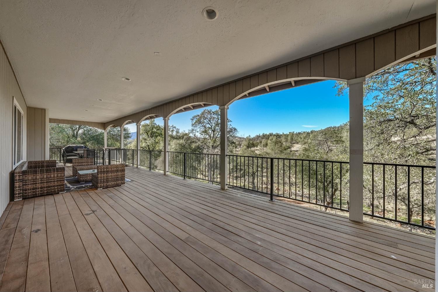 Detail Gallery Image 28 of 59 For 16189 Conestoga Rd, Hidden Valley Lake,  CA 95467 - 5 Beds | 3 Baths