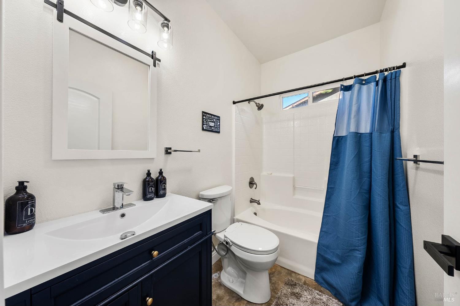 Detail Gallery Image 22 of 59 For 16189 Conestoga Rd, Hidden Valley Lake,  CA 95467 - 5 Beds | 3 Baths