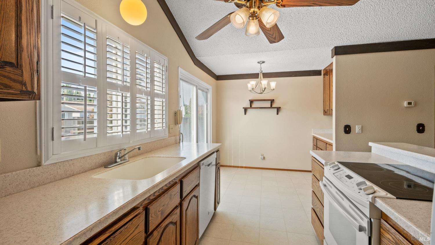 Detail Gallery Image 13 of 46 For 2810 Miller Ct, Fairfield,  CA 94534 - 3 Beds | 2 Baths