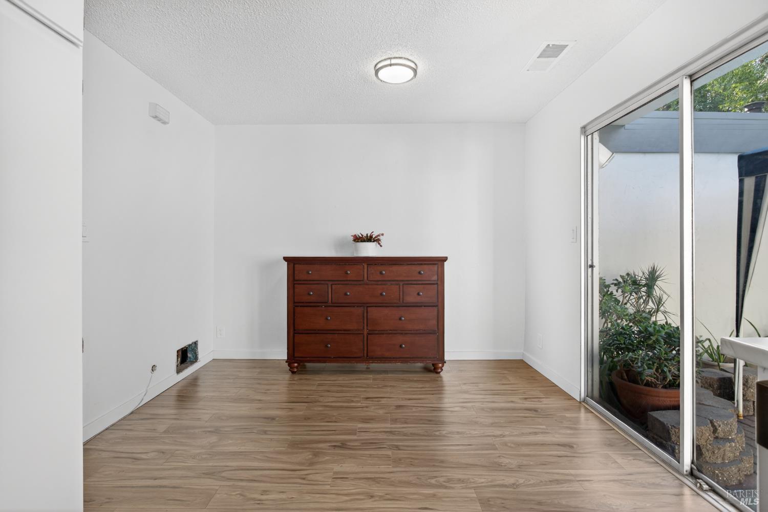 Detail Gallery Image 13 of 46 For 2190 Meadowgate Way, San Jose,  CA 95132 - 3 Beds | 1/1 Baths