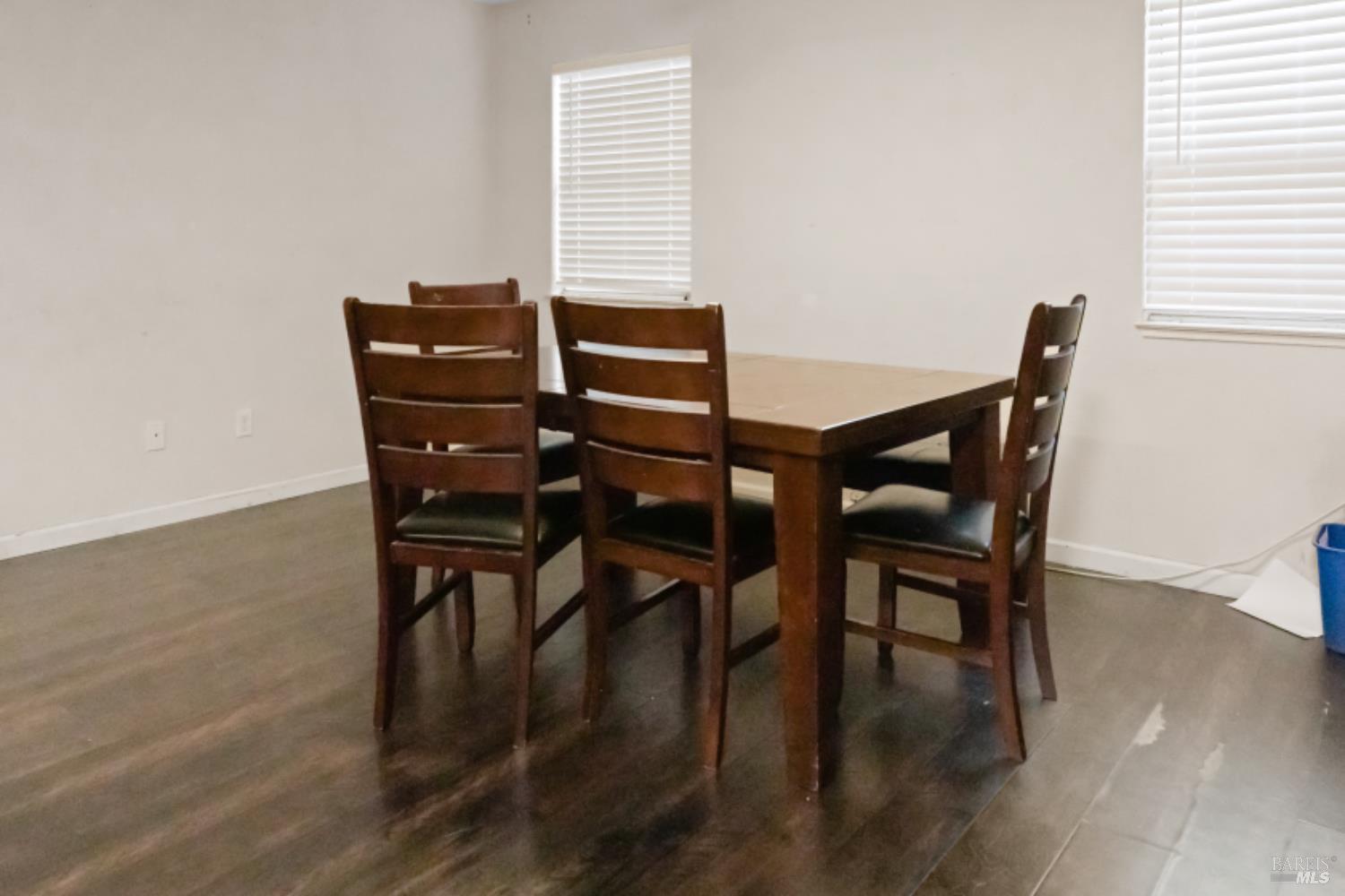 Detail Gallery Image 20 of 27 For 526 Regency Cir, Vacaville,  CA 95687 - 3 Beds | 2/1 Baths