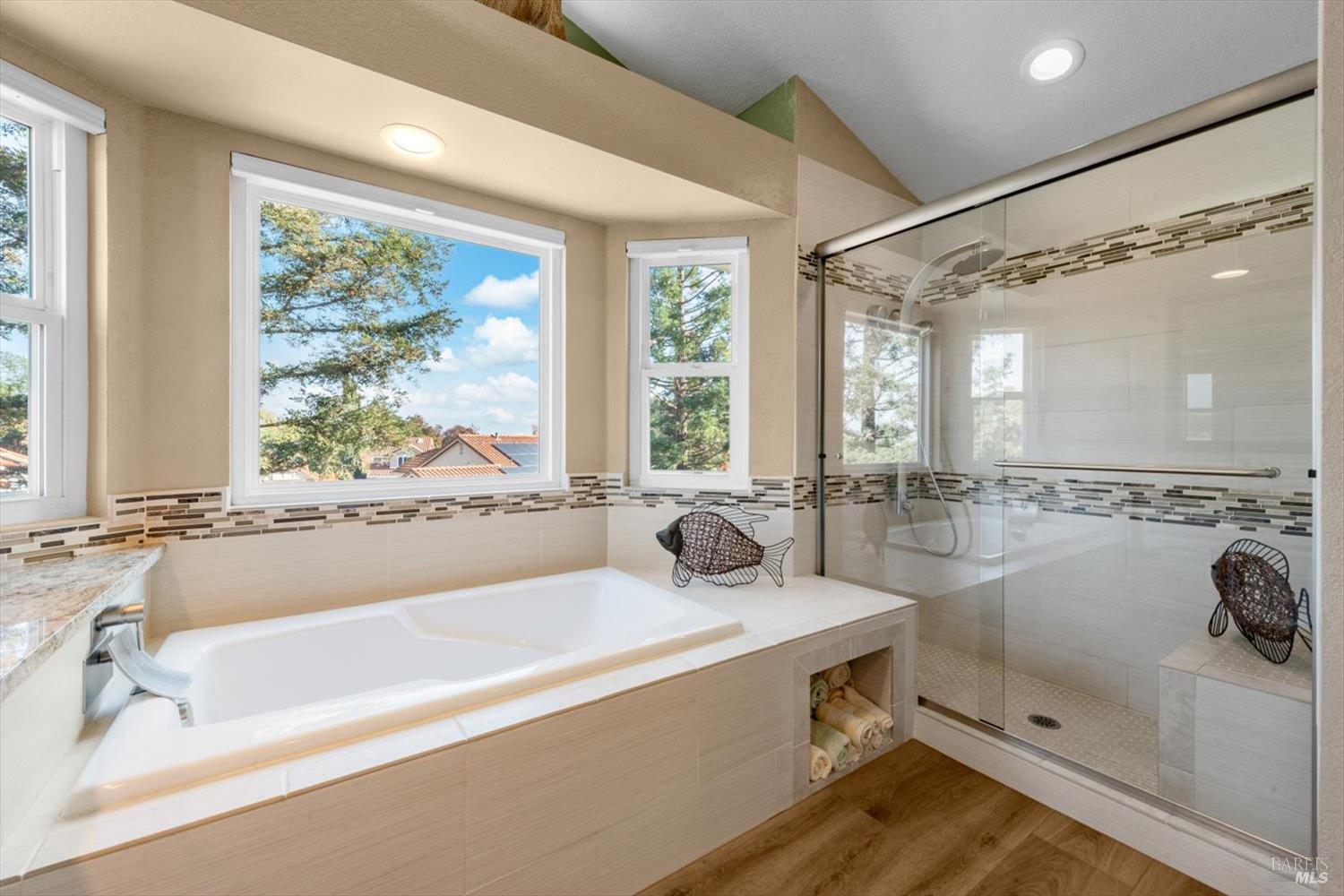 Detail Gallery Image 37 of 75 For 736 Dellwood Ct, Vacaville,  CA 95688 - 5 Beds | 3 Baths