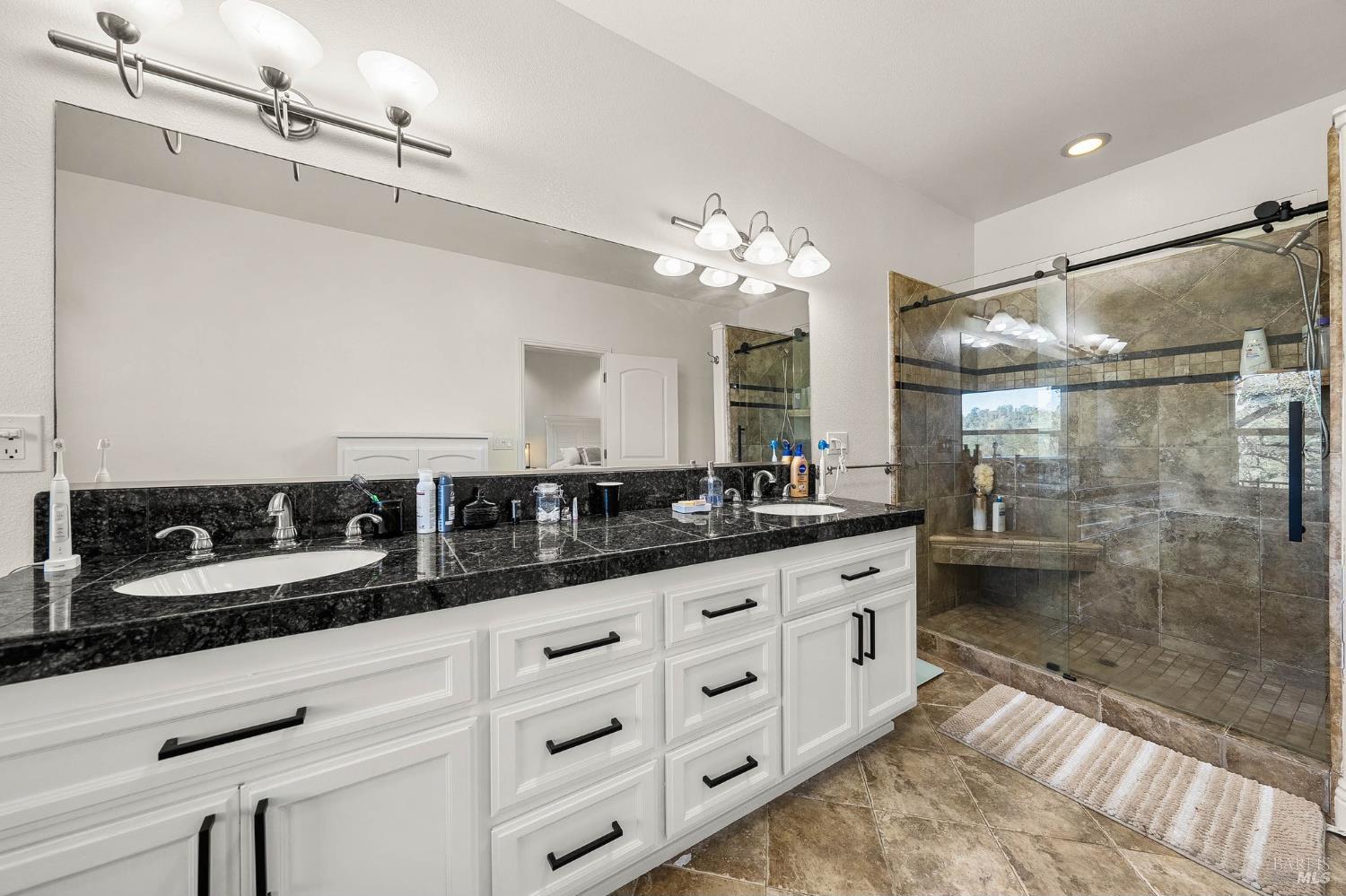 Detail Gallery Image 20 of 59 For 16189 Conestoga Rd, Hidden Valley Lake,  CA 95467 - 5 Beds | 3 Baths