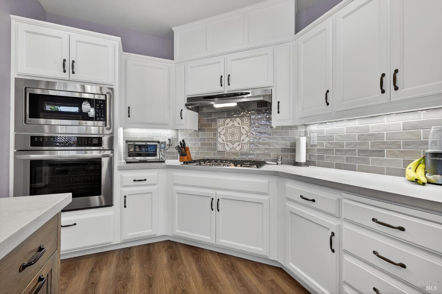 Detail Gallery Image 12 of 45 For 8050 Leno Dr, Windsor,  CA 95492 - 4 Beds | 2/1 Baths