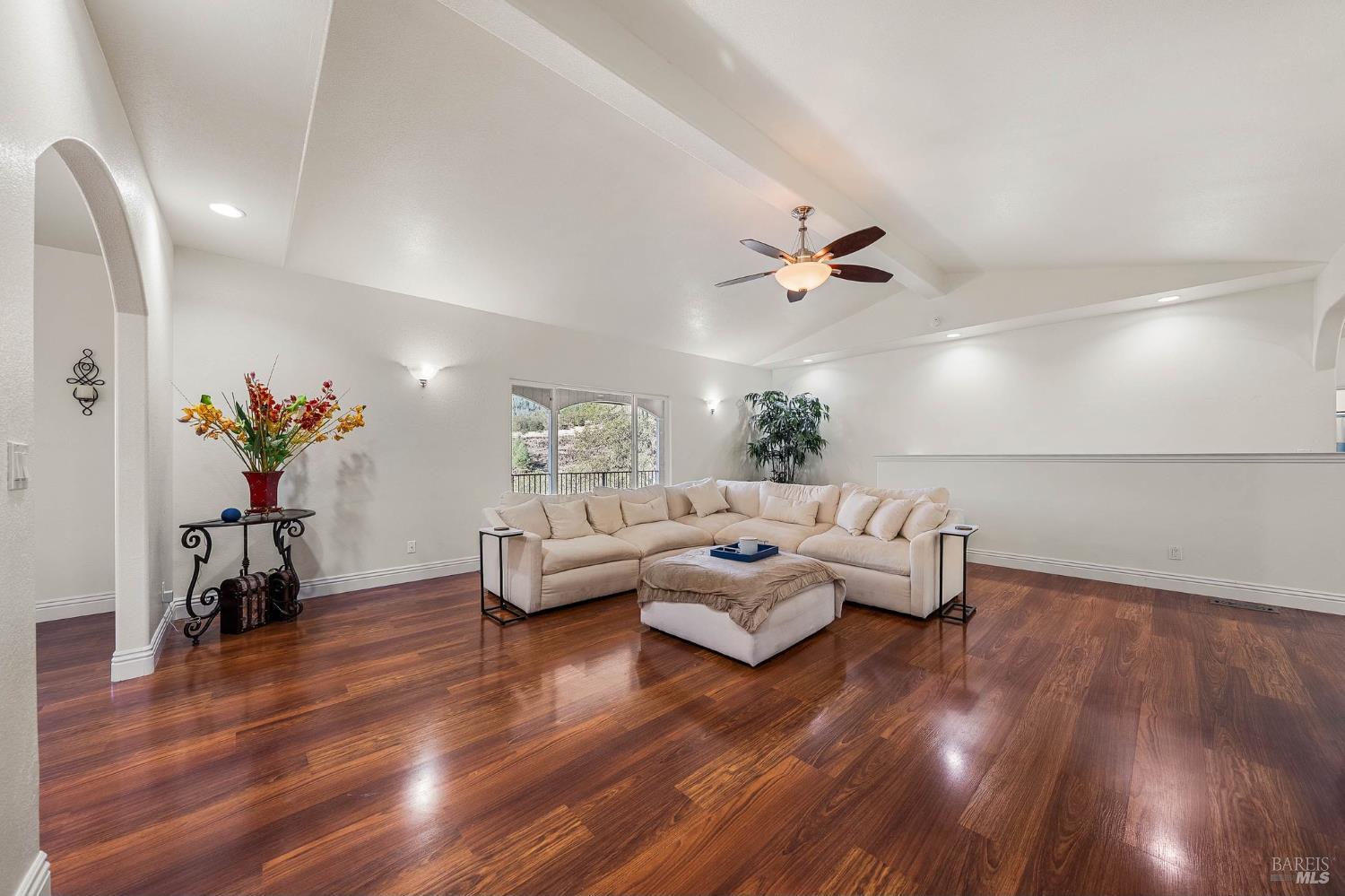 Detail Gallery Image 5 of 59 For 16189 Conestoga Rd, Hidden Valley Lake,  CA 95467 - 5 Beds | 3 Baths