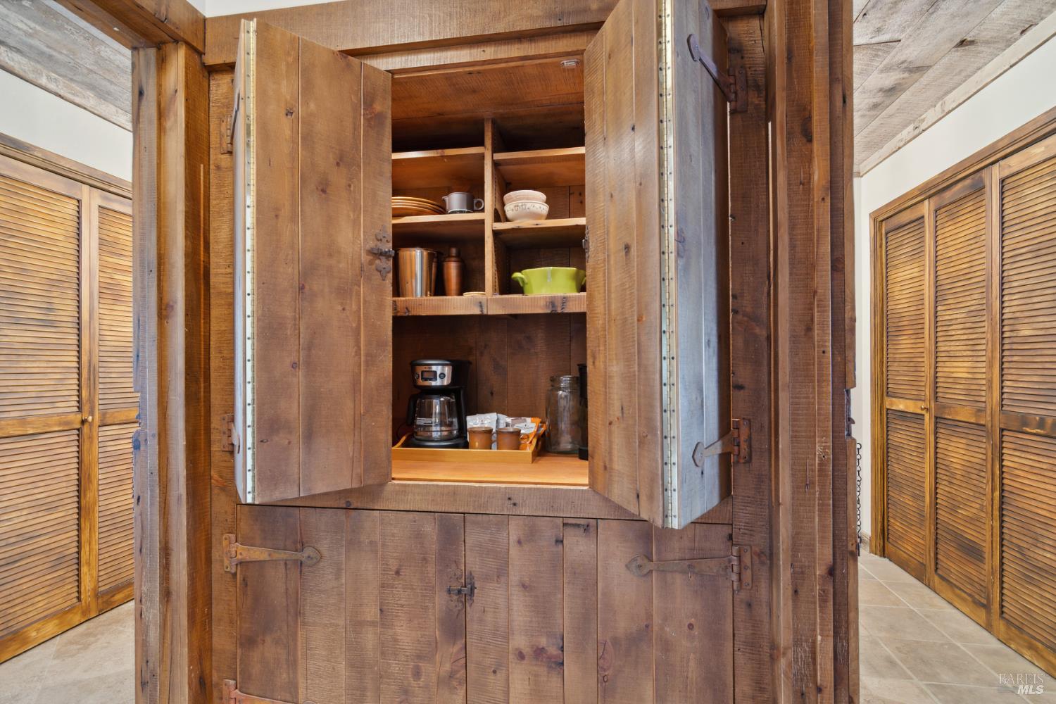 Detail Gallery Image 16 of 38 For 87 Fairways Dr, Napa,  CA 94558 - 2 Beds | 2 Baths