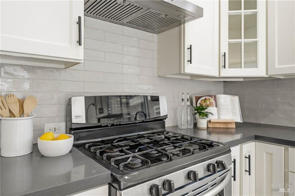 Detail Gallery Image 10 of 46 For 21271 State Highway 175 Unkn, Middletown,  CA 95461 - 5 Beds | 3 Baths