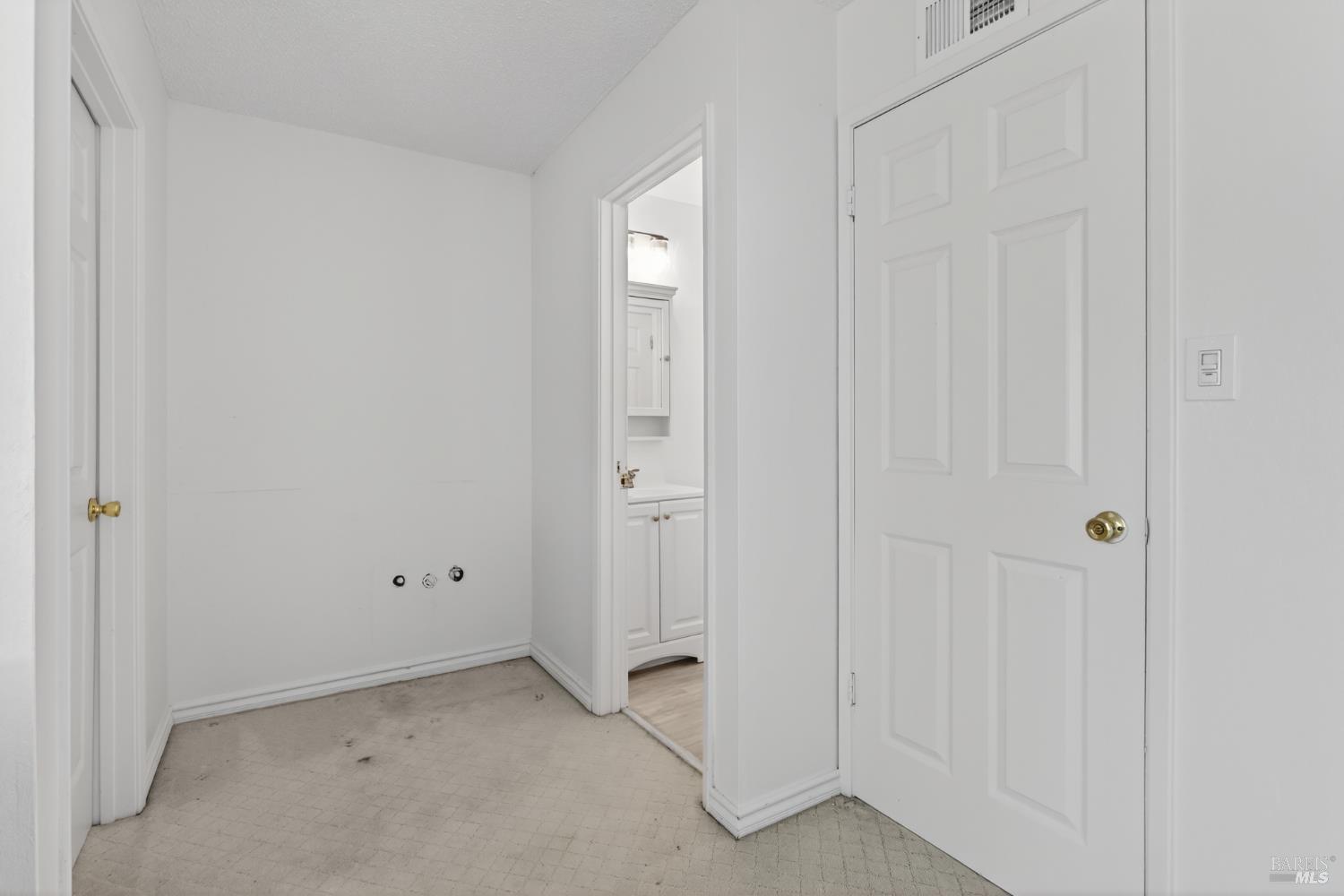 Detail Gallery Image 20 of 46 For 2190 Meadowgate Way, San Jose,  CA 95132 - 3 Beds | 1/1 Baths