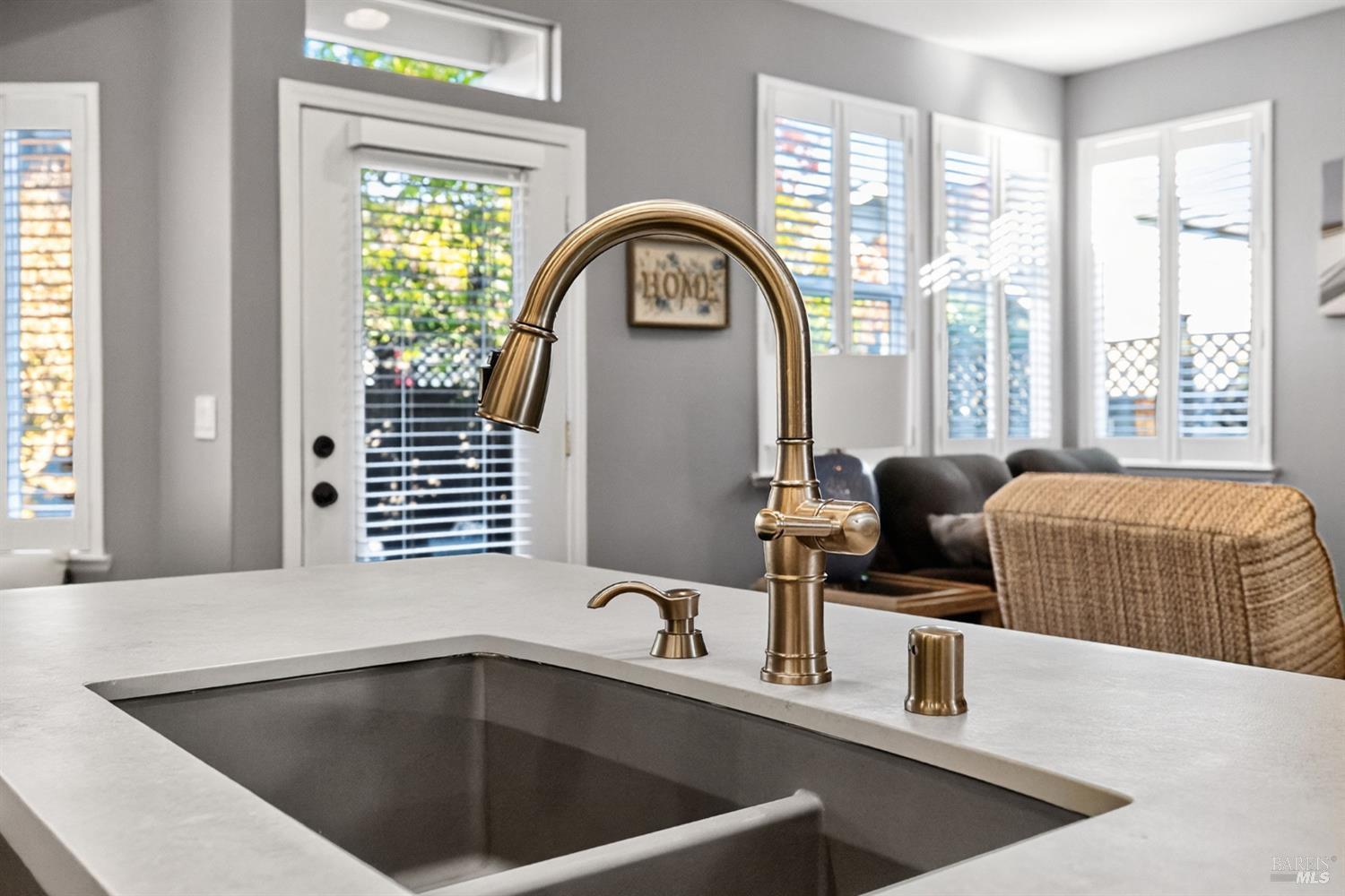 Detail Gallery Image 14 of 45 For 8050 Leno Dr, Windsor,  CA 95492 - 4 Beds | 2/1 Baths