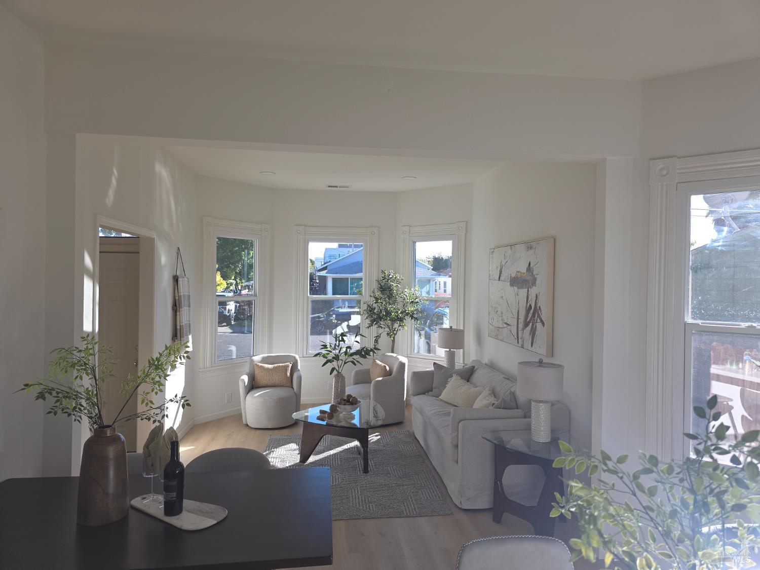 Detail Gallery Image 4 of 10 For 317 Glenn St, Vallejo,  CA 94590 - 3 Beds | 2 Baths