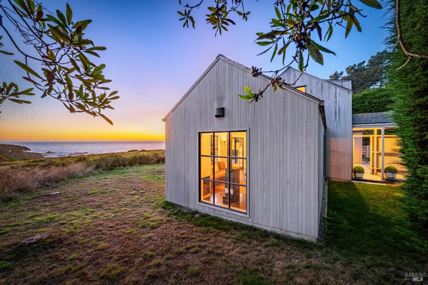 Detail Gallery Image 8 of 68 For 36690 Mariners Dr, The Sea Ranch,  CA 95497 - 3 Beds | 2 Baths