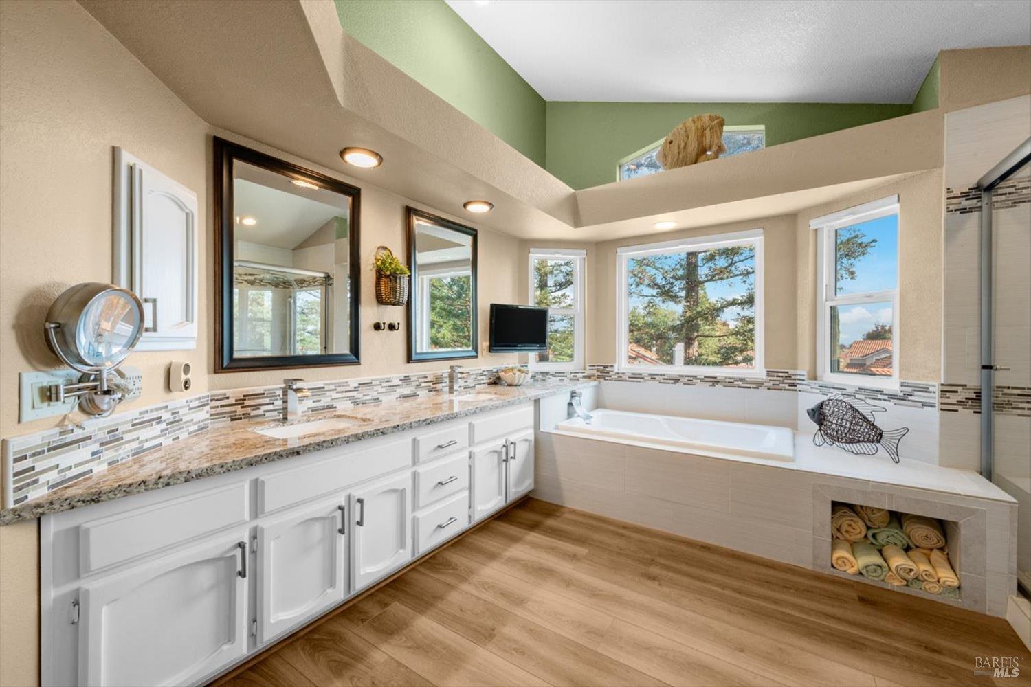 Detail Gallery Image 35 of 75 For 736 Dellwood Ct, Vacaville,  CA 95688 - 5 Beds | 3 Baths