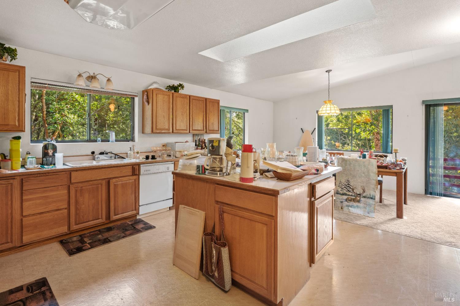 Detail Gallery Image 4 of 14 For 26095 Poppy Dr, Willits,  CA 95490 - 3 Beds | 2/1 Baths