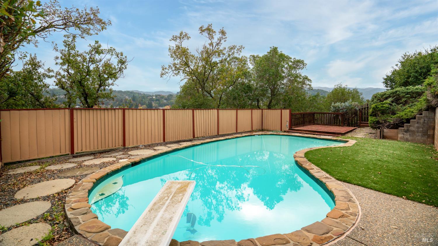 Detail Gallery Image 29 of 36 For 28 Monroe Ct, Novato,  CA 94947 - 4 Beds | 2/1 Baths