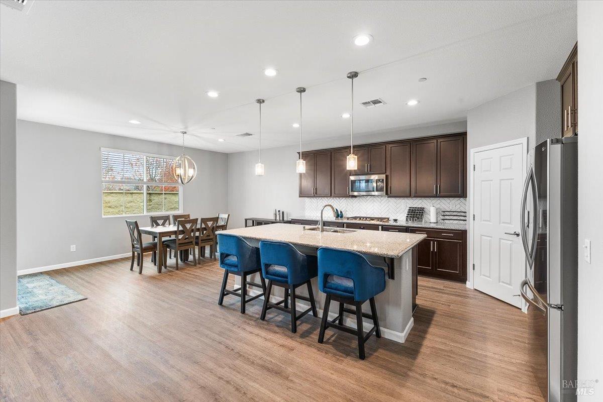 Detail Gallery Image 10 of 48 For 2180 Karen Pl, Rohnert Park,  CA 94928 - 4 Beds | 3 Baths