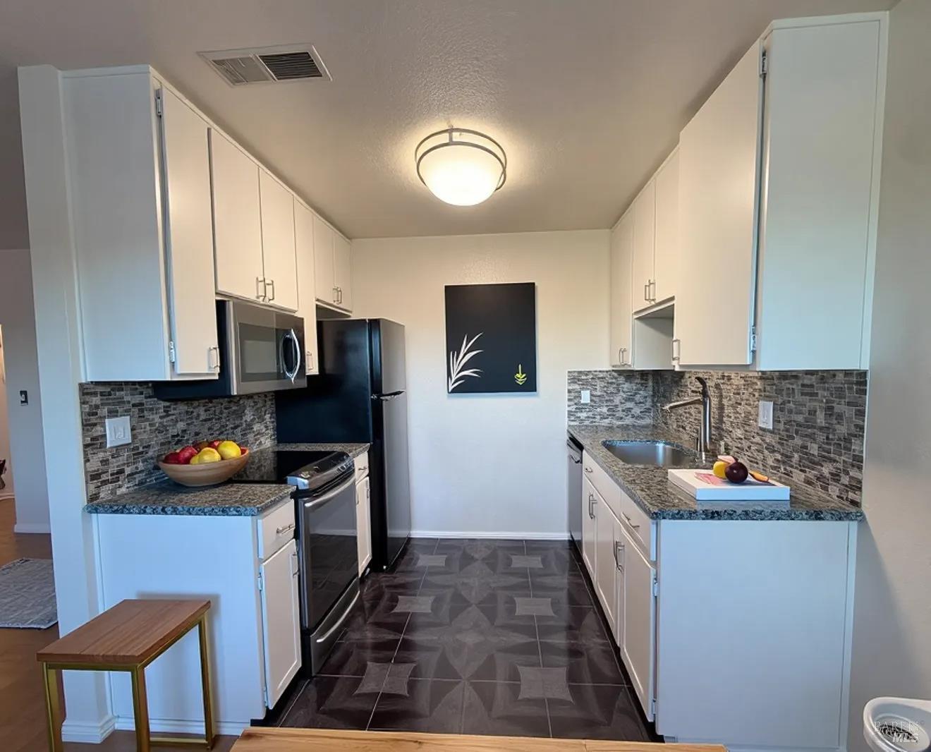 Detail Gallery Image 6 of 21 For 2754 Winding Ln, Antioch,  CA 94531 - 2 Beds | 2 Baths