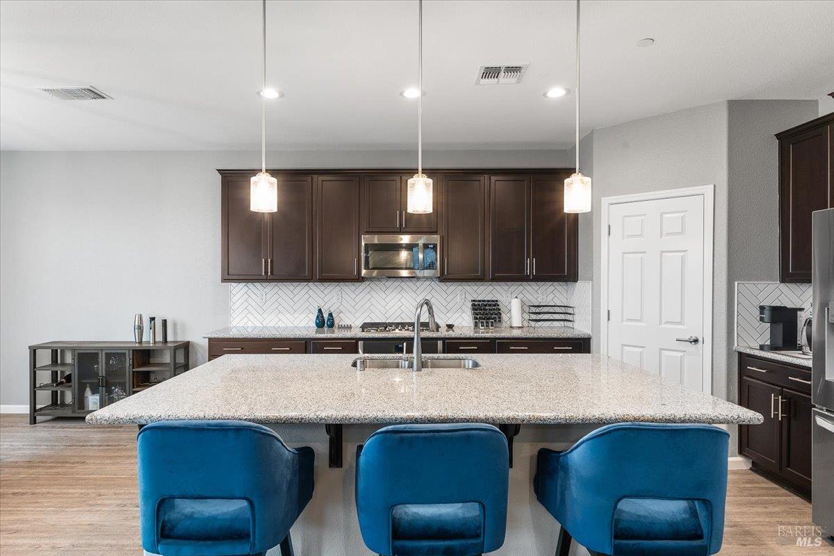 Detail Gallery Image 11 of 48 For 2180 Karen Pl, Rohnert Park,  CA 94928 - 4 Beds | 3 Baths