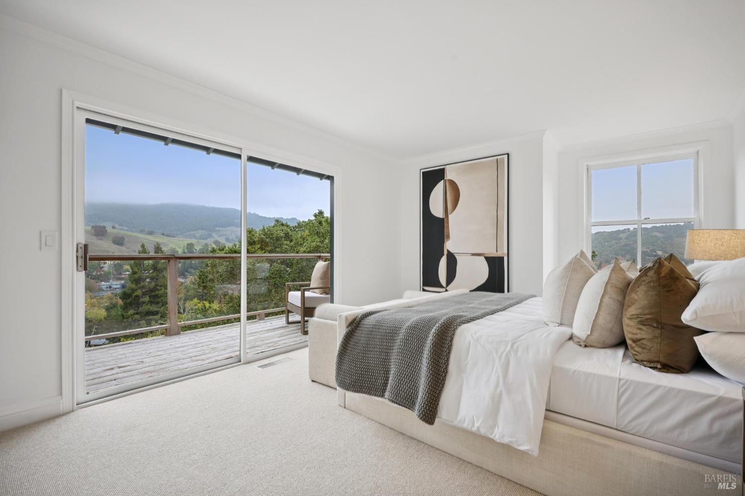 Detail Gallery Image 21 of 46 For 16 Dutch Valley Ln, San Anselmo,  CA 94960 - 4 Beds | 2 Baths