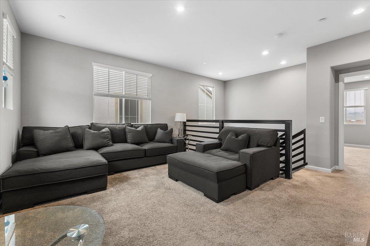 Detail Gallery Image 19 of 48 For 2180 Karen Pl, Rohnert Park,  CA 94928 - 4 Beds | 3 Baths