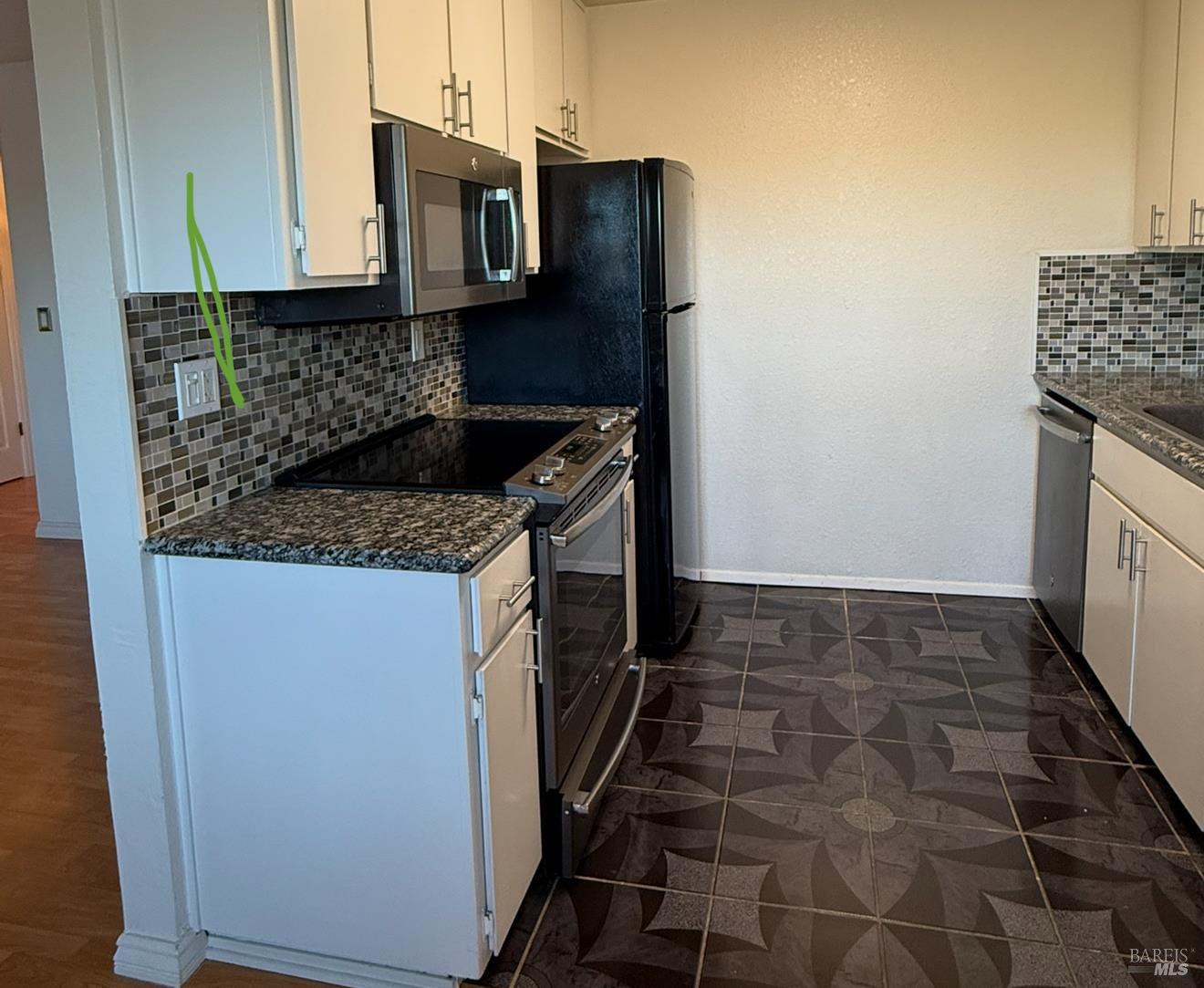 Detail Gallery Image 12 of 21 For 2754 Winding Ln, Antioch,  CA 94531 - 2 Beds | 2 Baths