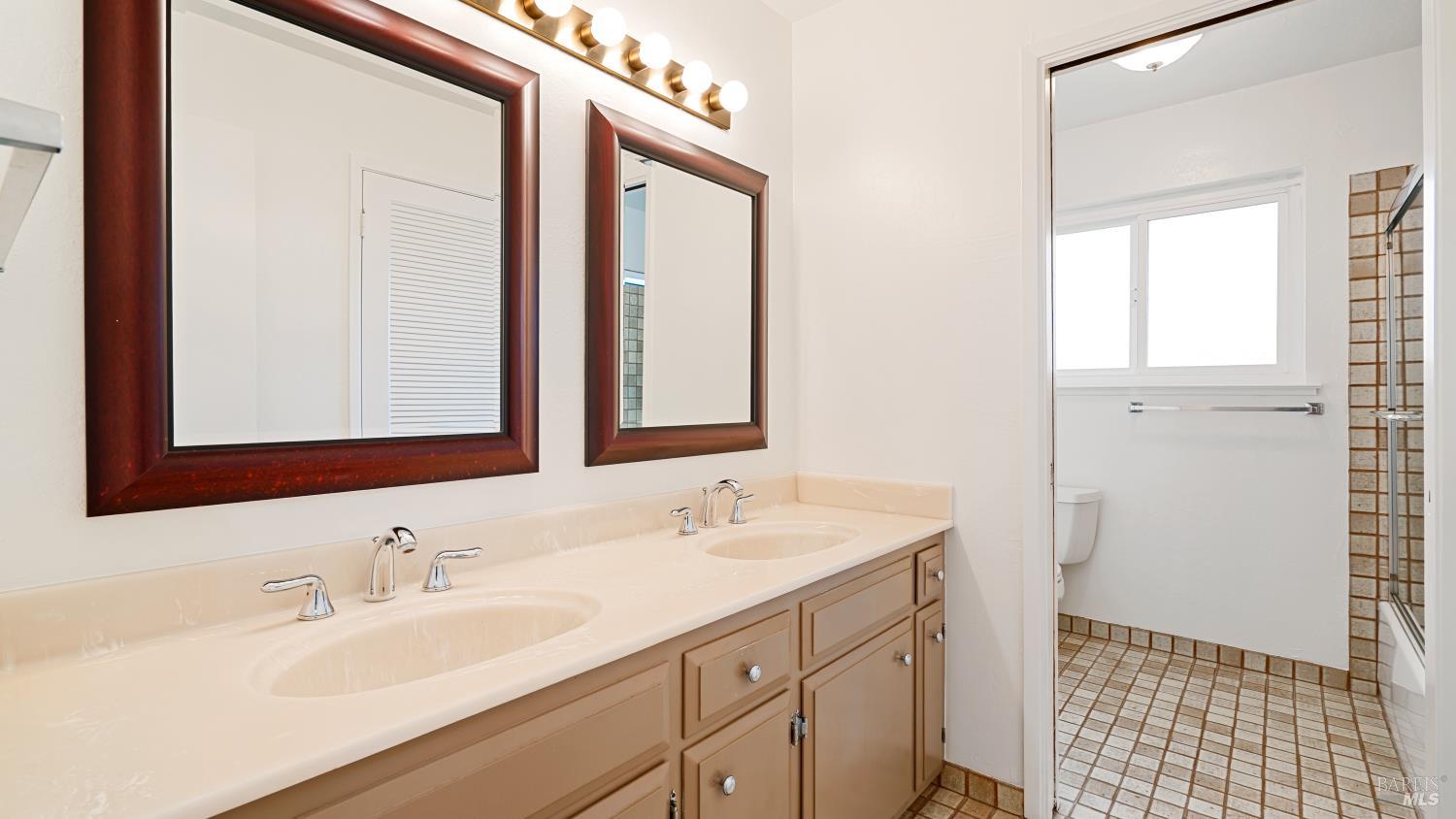 Detail Gallery Image 24 of 36 For 28 Monroe Ct, Novato,  CA 94947 - 4 Beds | 2/1 Baths