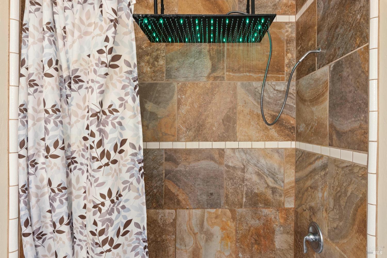 Detail Gallery Image 19 of 30 For 19894 Mountain Mdws, Hidden Valley Lake,  CA 95467 - 2 Beds | 2 Baths