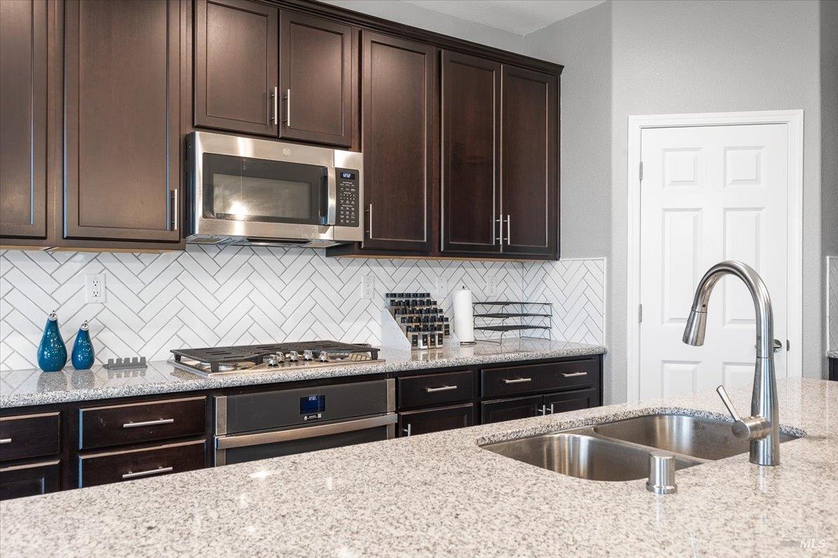 Detail Gallery Image 14 of 48 For 2180 Karen Pl, Rohnert Park,  CA 94928 - 4 Beds | 3 Baths