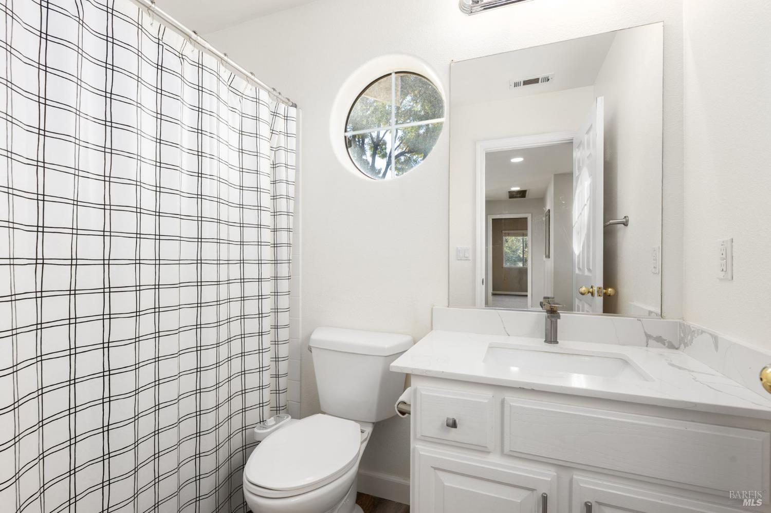 Detail Gallery Image 24 of 54 For 1049 Woodcrest Ct, Vacaville,  CA 95688 - 4 Beds | 3 Baths