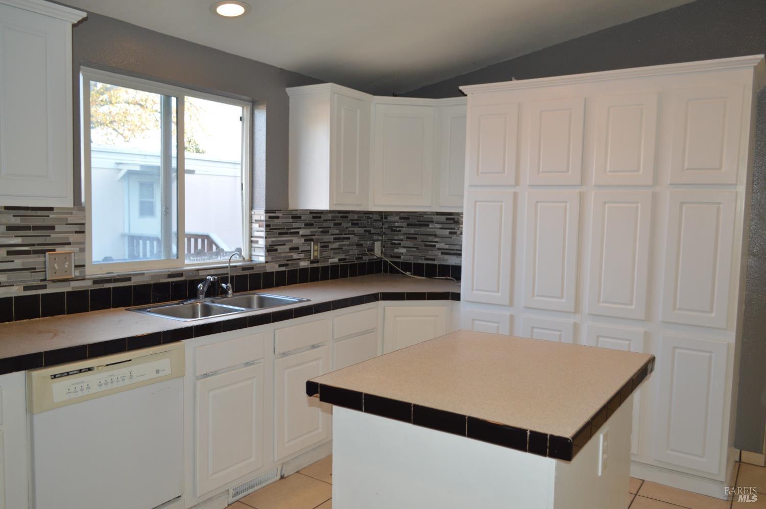 Detail Gallery Image 6 of 20 For 3900 N State St 75, Ukiah,  CA 95482 - 3 Beds | 2 Baths