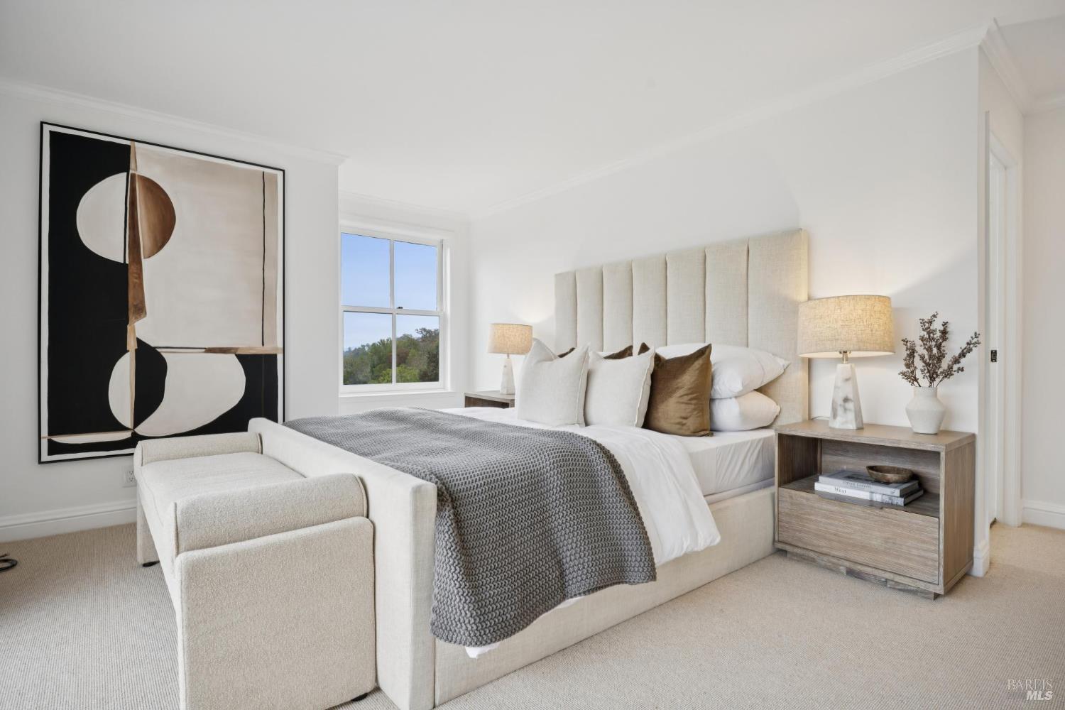 Detail Gallery Image 25 of 46 For 16 Dutch Valley Ln, San Anselmo,  CA 94960 - 4 Beds | 2 Baths