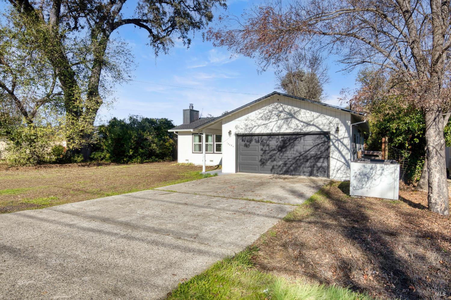 Detail Gallery Image 2 of 30 For 19894 Mountain Mdws, Hidden Valley Lake,  CA 95467 - 2 Beds | 2 Baths