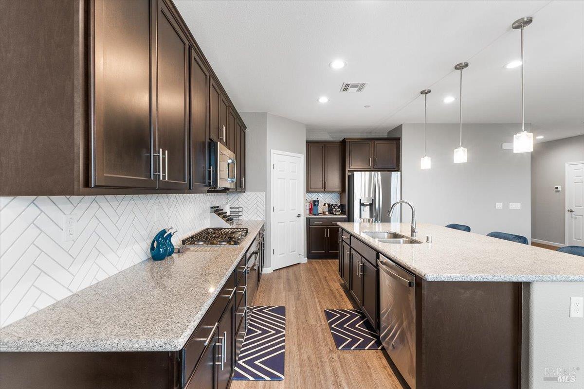 Detail Gallery Image 13 of 48 For 2180 Karen Pl, Rohnert Park,  CA 94928 - 4 Beds | 3 Baths