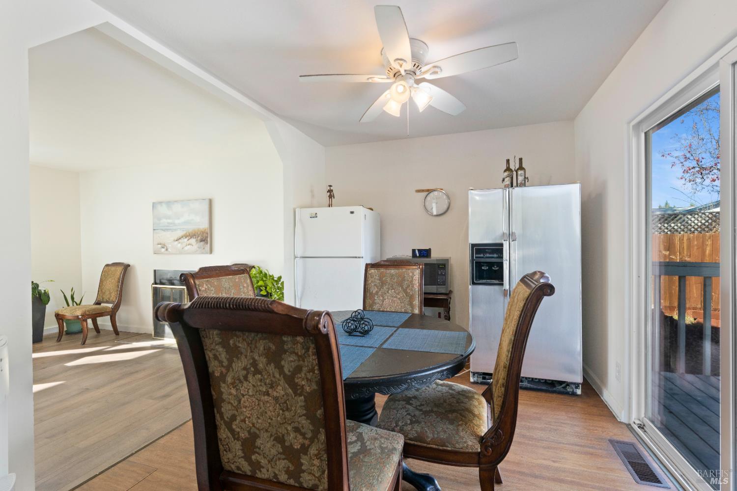 Detail Gallery Image 11 of 30 For 19894 Mountain Mdws, Hidden Valley Lake,  CA 95467 - 2 Beds | 2 Baths