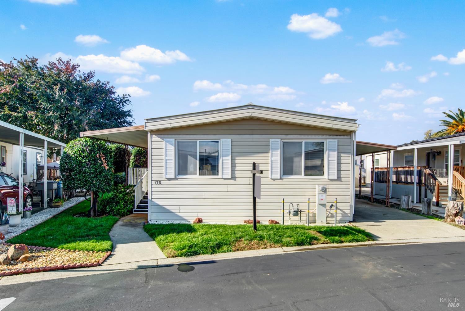 Detail Gallery Image 6 of 78 For 1597 Alamo Dr 175, Vacaville,  CA 95687 - 3 Beds | 2 Baths