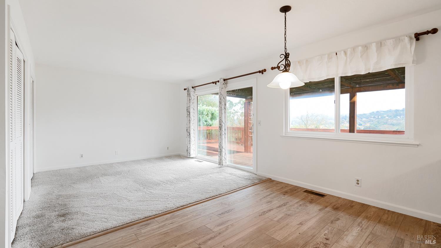 Detail Gallery Image 12 of 36 For 28 Monroe Ct, Novato,  CA 94947 - 4 Beds | 2/1 Baths