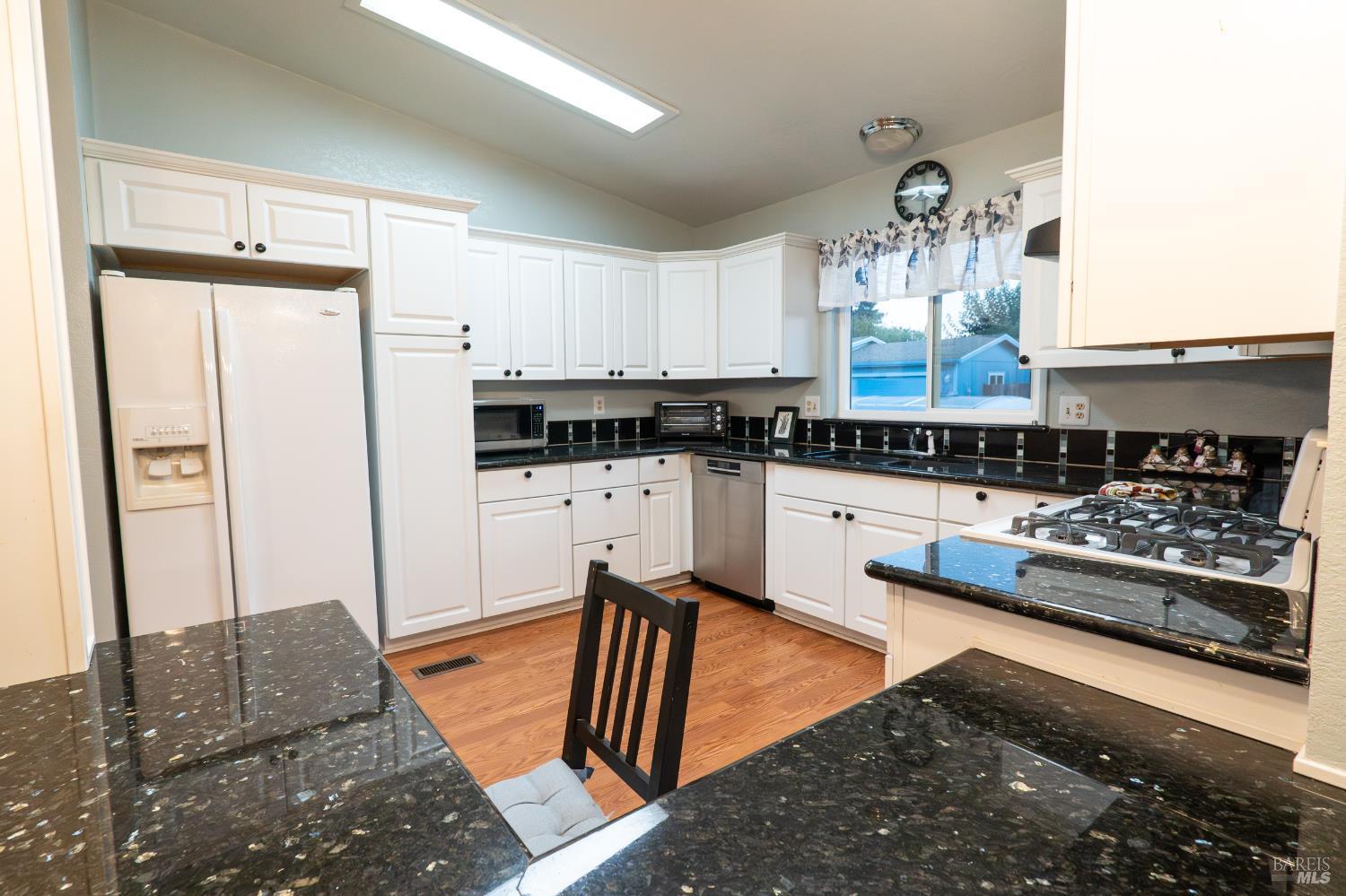 Detail Gallery Image 9 of 36 For 2555 Flosden Rd 117, American Canyon,  CA 94503 - 2 Beds | 2 Baths