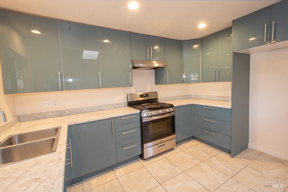 Detail Gallery Image 7 of 22 For 19191 Arnold Dr, Sonoma,  CA 95476 - 3 Beds | 2/1 Baths