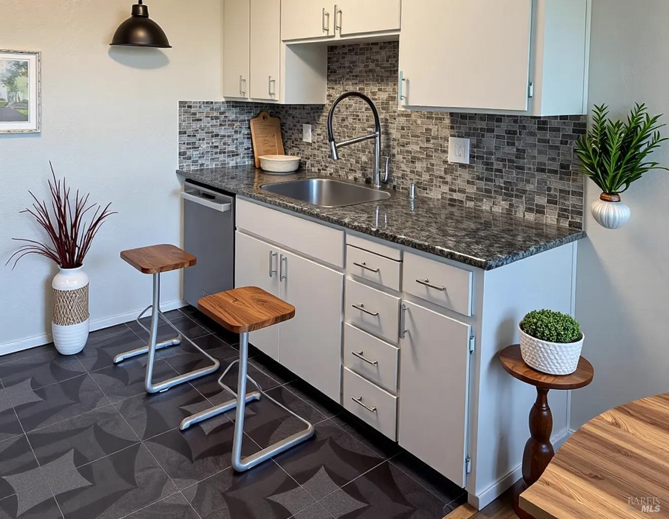 Detail Gallery Image 5 of 21 For 2754 Winding Ln, Antioch,  CA 94531 - 2 Beds | 2 Baths