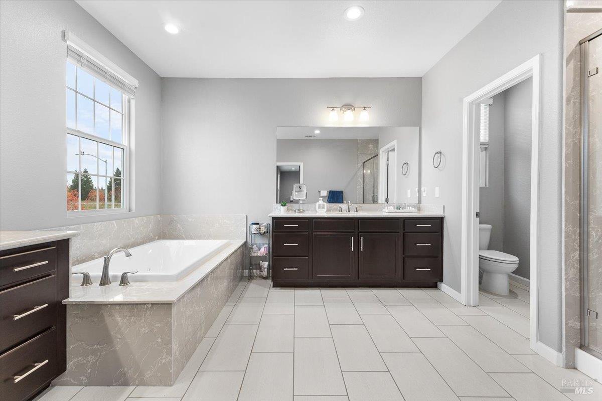 Detail Gallery Image 27 of 48 For 2180 Karen Pl, Rohnert Park,  CA 94928 - 4 Beds | 3 Baths