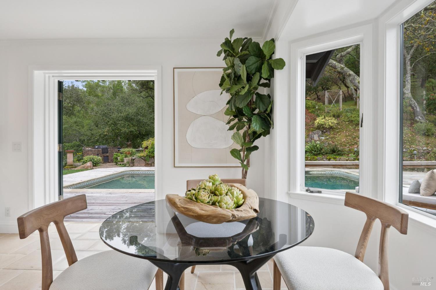 Detail Gallery Image 20 of 46 For 16 Dutch Valley Ln, San Anselmo,  CA 94960 - 4 Beds | 2 Baths