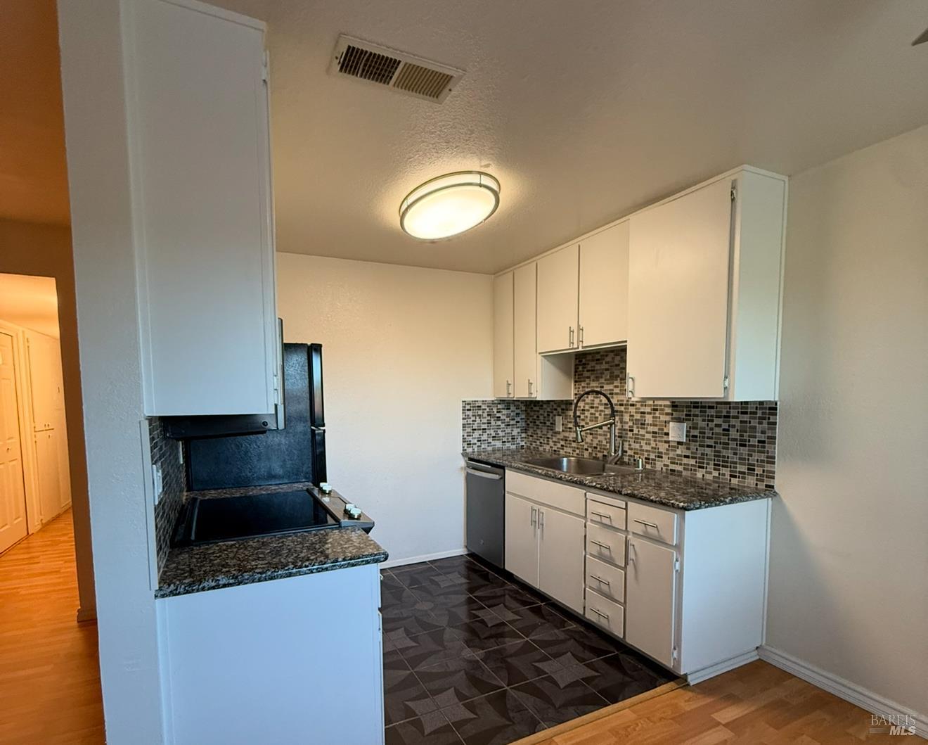 Detail Gallery Image 14 of 21 For 2754 Winding Ln, Antioch,  CA 94531 - 2 Beds | 2 Baths
