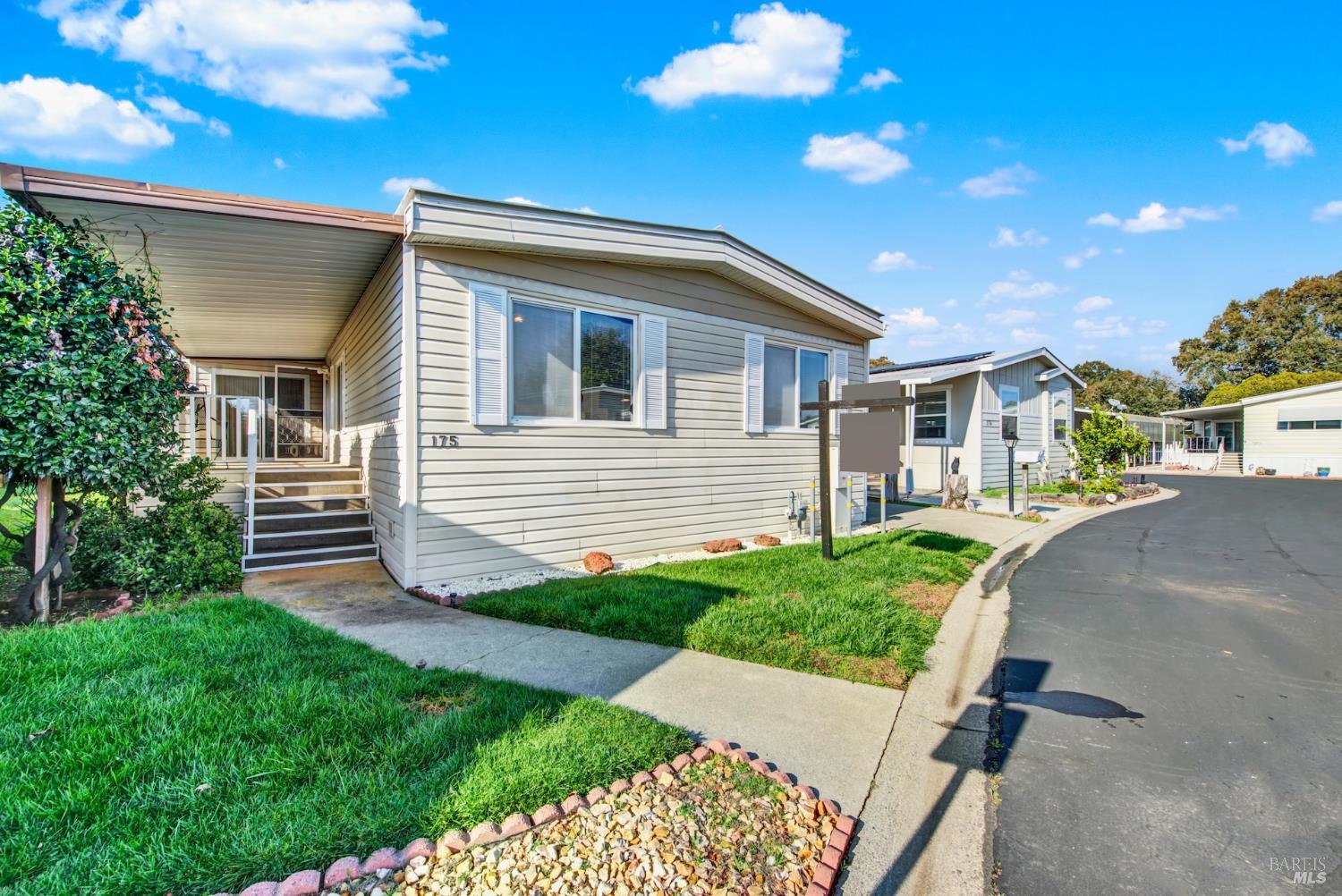 Detail Gallery Image 3 of 78 For 1597 Alamo Dr 175, Vacaville,  CA 95687 - 3 Beds | 2 Baths