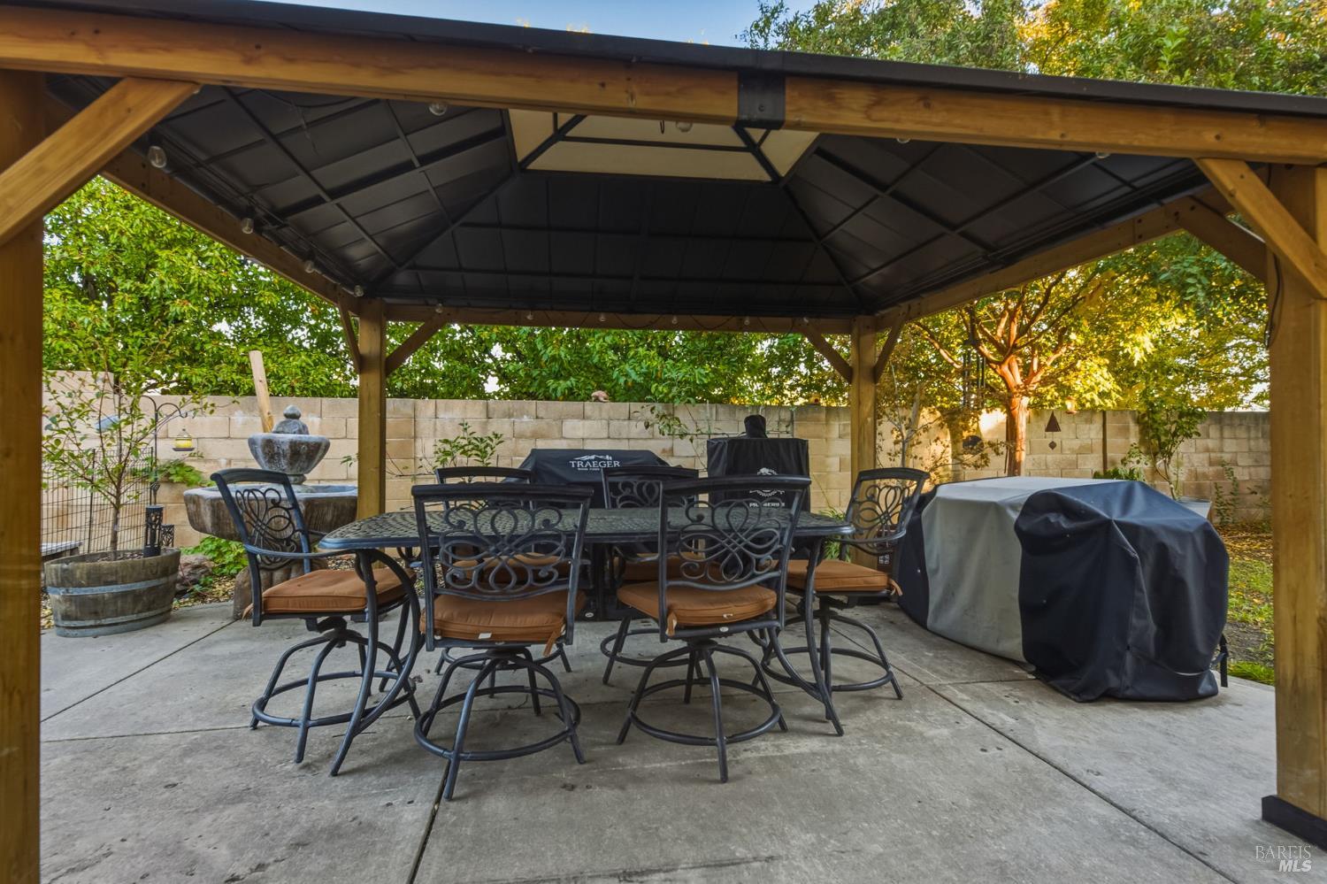 Detail Gallery Image 33 of 54 For 1049 Woodcrest Ct, Vacaville,  CA 95688 - 4 Beds | 3 Baths