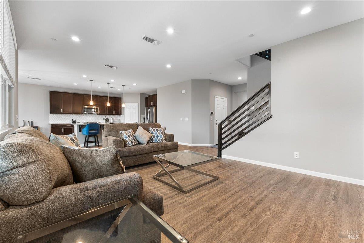 Detail Gallery Image 8 of 48 For 2180 Karen Pl, Rohnert Park,  CA 94928 - 4 Beds | 3 Baths